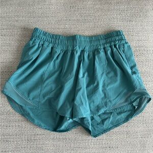 Lululemon women’s Hotty Hot Shorts
